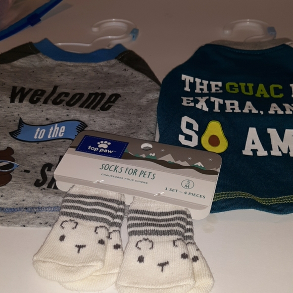 top paw Other - Bundle of 2 dog tops and 1 set of dog socks